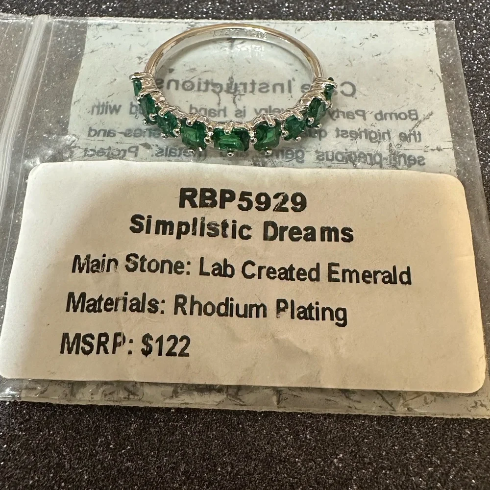 BP Lab created Emerald May 2023- Simplistic Dreams - Picture 3 of 4